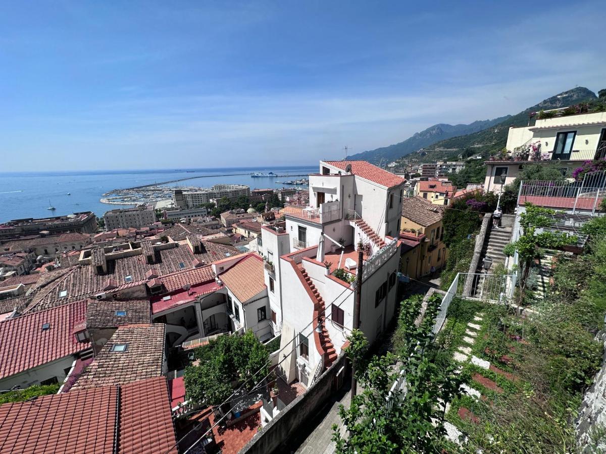 Апартаменти Casa "Positano" Da Ely - Salerno Centro Con Self Check-In Екстер'єр фото